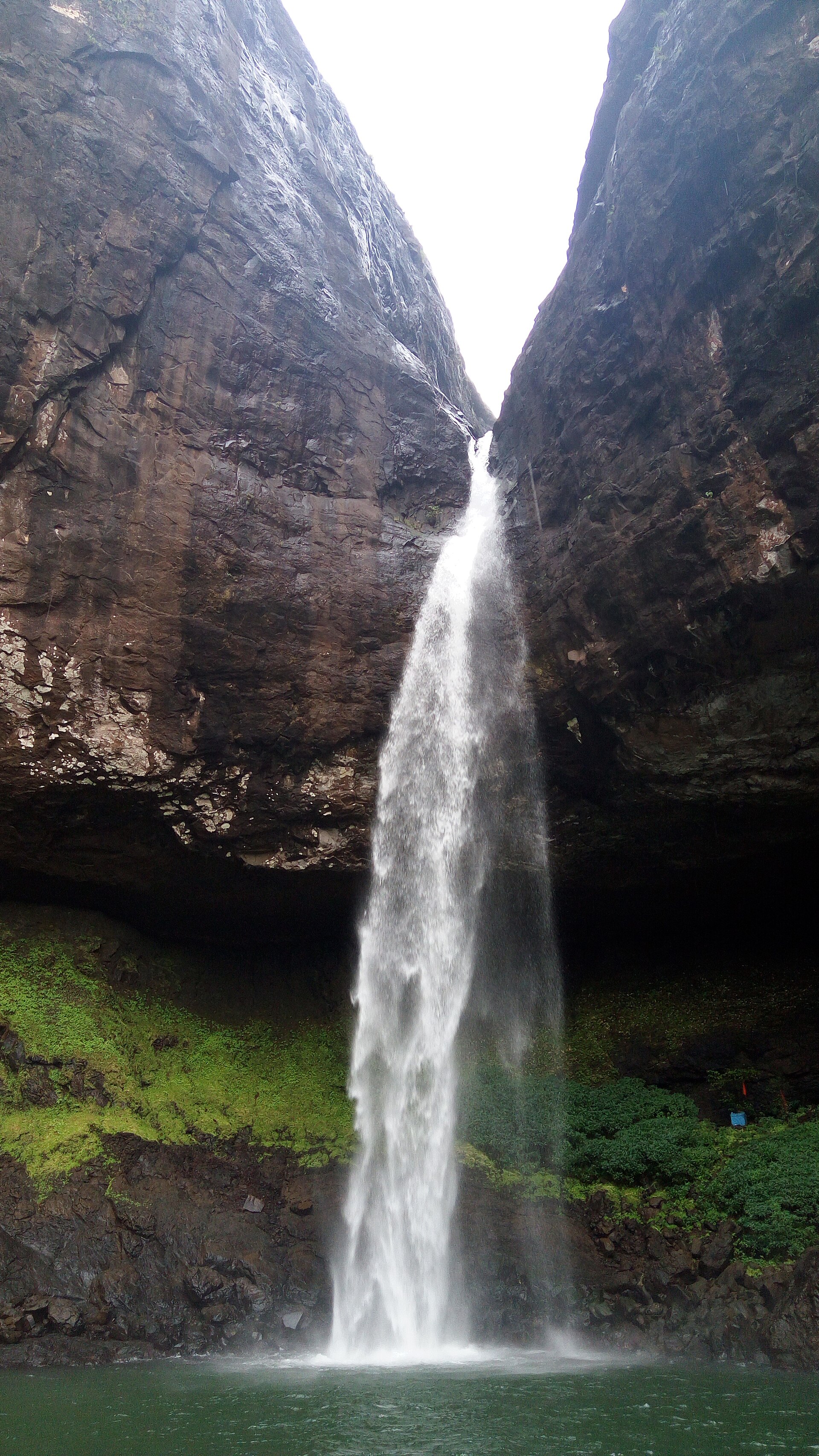 Devkund Waterfall photo 1
